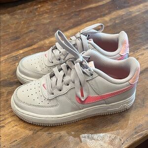 Nike Air Force 1 Gray and Pink